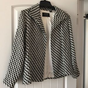 Dana Buchman Sz 8 Petite Blazer - Black/White Knit